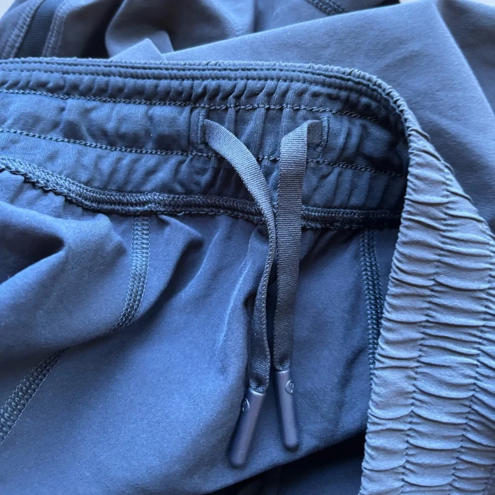 Lululemon Men’s 5in Short - Picture 4 of 8